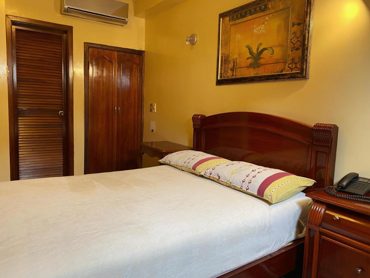 Hostal Montesa Guayaquil Exteriör bild