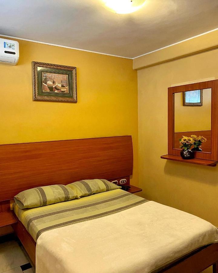 Hostal Montesa Guayaquil Exteriör bild